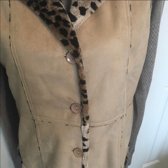 Drapers- Reversible micro suede vest - Picture 4 of 7